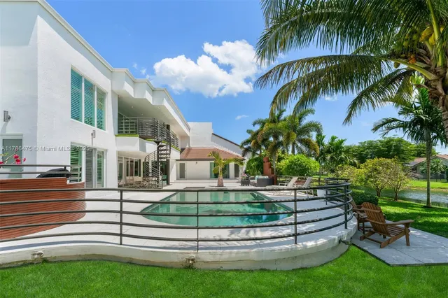 $2,750,000 | 8820 Southwest 104th Street, Miami, FL 33176