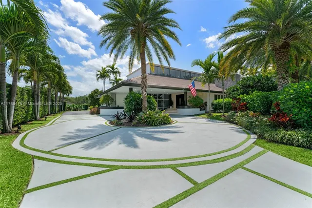 $2,750,000 | 8820 Southwest 104th Street, Miami, FL 33176