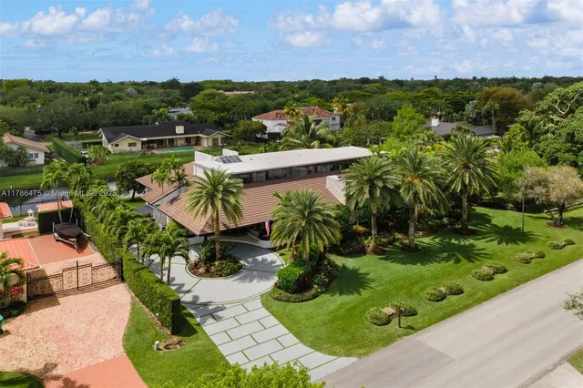 $2,750,000 | 8820 Southwest 104th Street, Miami, FL 33176