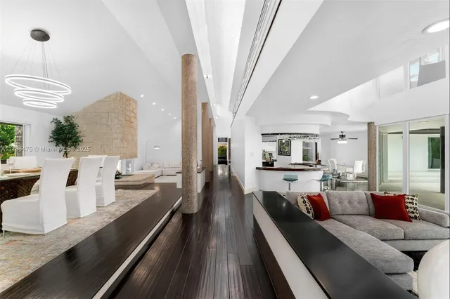 $2,750,000 | 8820 Southwest 104th Street, Miami, FL 33176