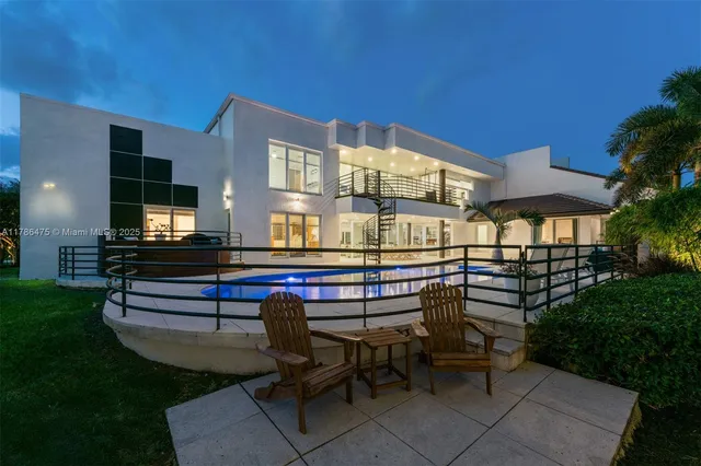 $2,750,000 | 8820 Southwest 104th Street, Miami, FL 33176