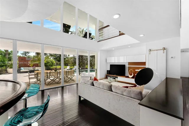 $2,750,000 | 8820 Southwest 104th Street, Miami, FL 33176