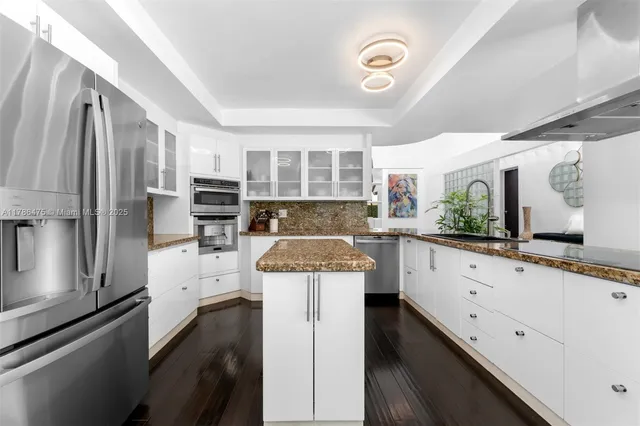 $2,750,000 | 8820 Southwest 104th Street, Miami, FL 33176