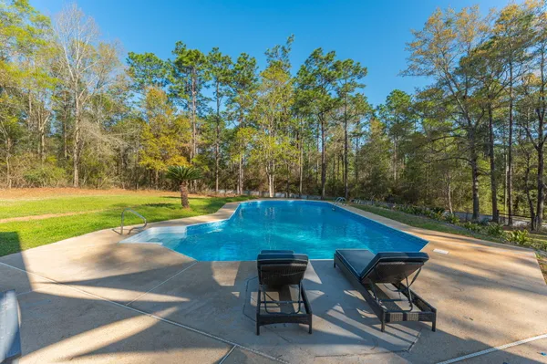 $525,000 | 2787 Lake Silver Road, Crestview, FL 32536