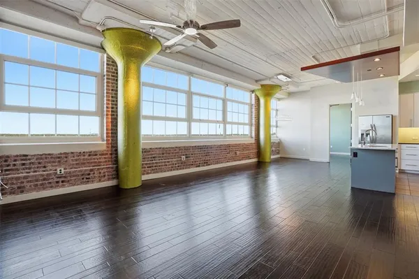 $495,000 | 2600 West 7th Street, Unit 2508, Fort Worth, TX 76107