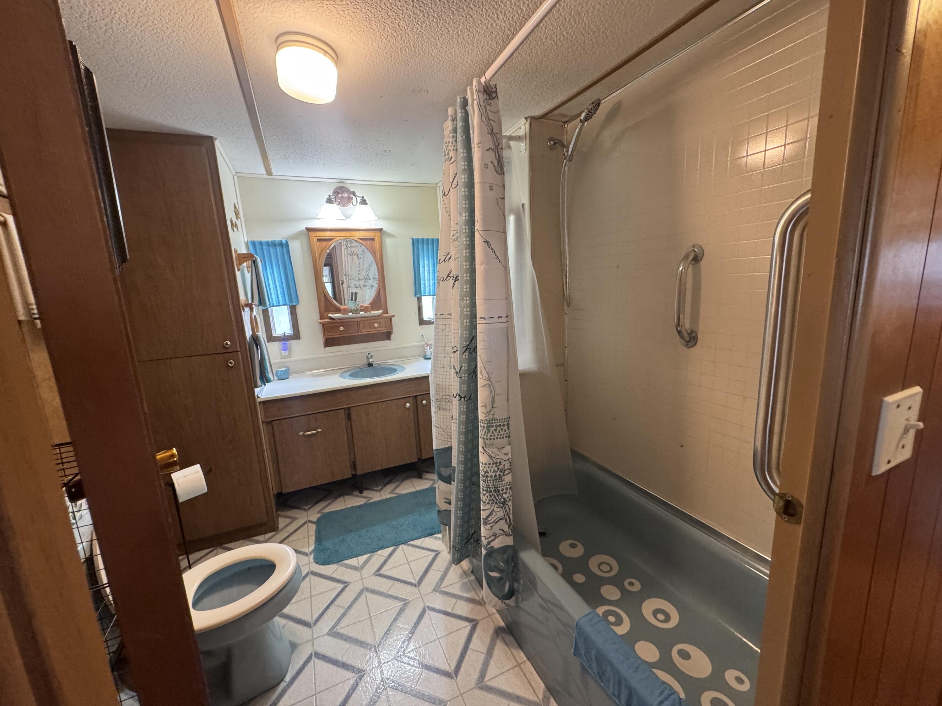 W1325 Spring Grove Road, Unit 39 Ripon, WI 54971 - Photo 16 of 28 Bathroom