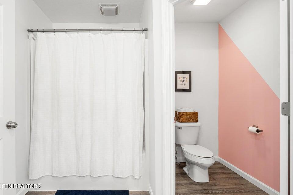 11749 Black Road Knoxville, TN 37932 - Photo 33 of 45 Full Bathroom Upstairs