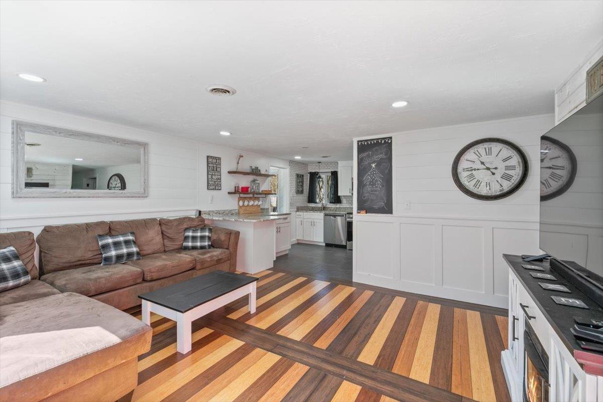 20 Owl Lane Lee, NH 03861 - Photo 2 of 41