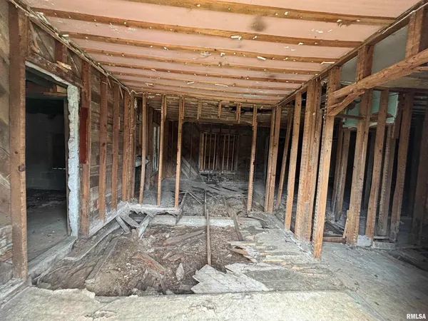 a view of a entrance of the house