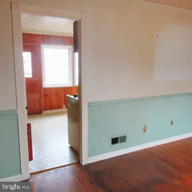 718 Mayo Road Glen Burnie, MD 21061 - Photo 23 of 48 Charming entryway with vintage appeal.