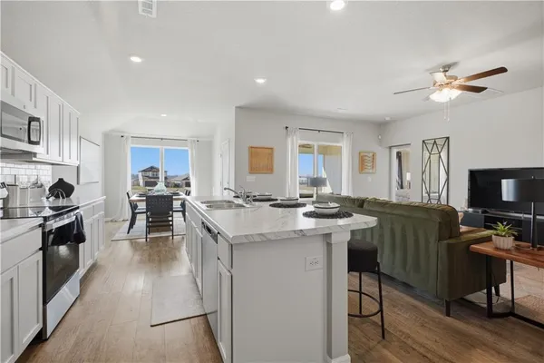 $353,870 | 20385 West 193rd Street, Spring Hill, KS 66083