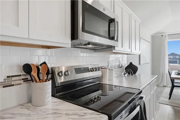 $353,870 | 20385 West 193rd Street, Spring Hill, KS 66083