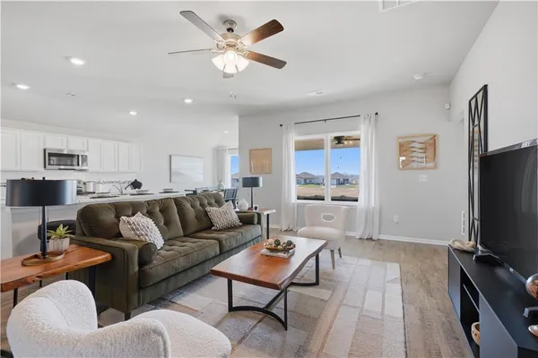 $353,870 | 20385 West 193rd Street, Spring Hill, KS 66083