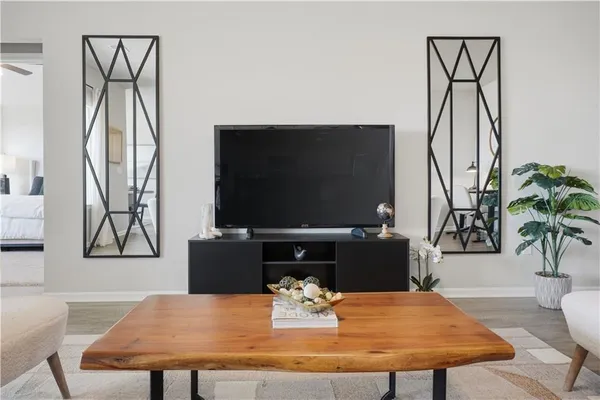 $353,870 | 20385 West 193rd Street, Spring Hill, KS 66083