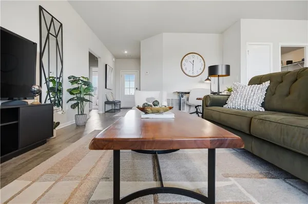 $353,870 | 20385 West 193rd Street, Spring Hill, KS 66083