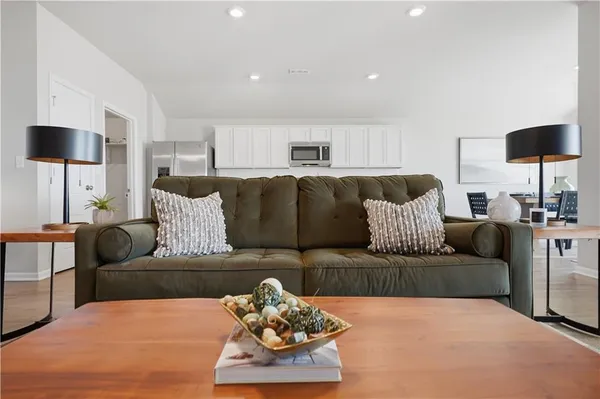 $353,870 | 20385 West 193rd Street, Spring Hill, KS 66083