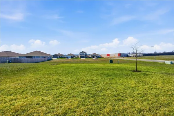 $353,870 | 20385 West 193rd Street, Spring Hill, KS 66083