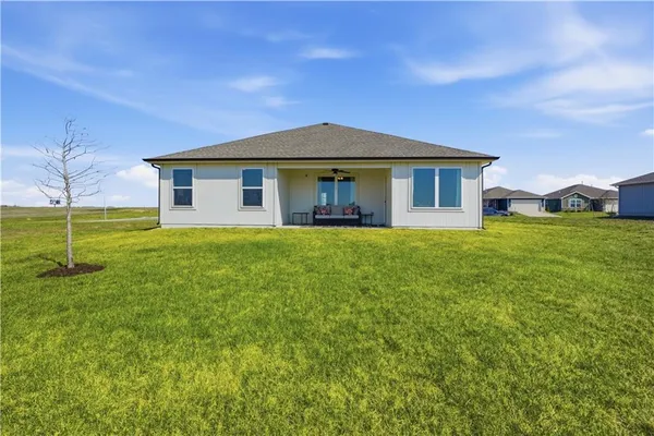 $353,870 | 20385 West 193rd Street, Spring Hill, KS 66083