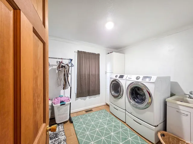 $255,000 | 3117 East Bristol Street, Elkhart, IN 46514