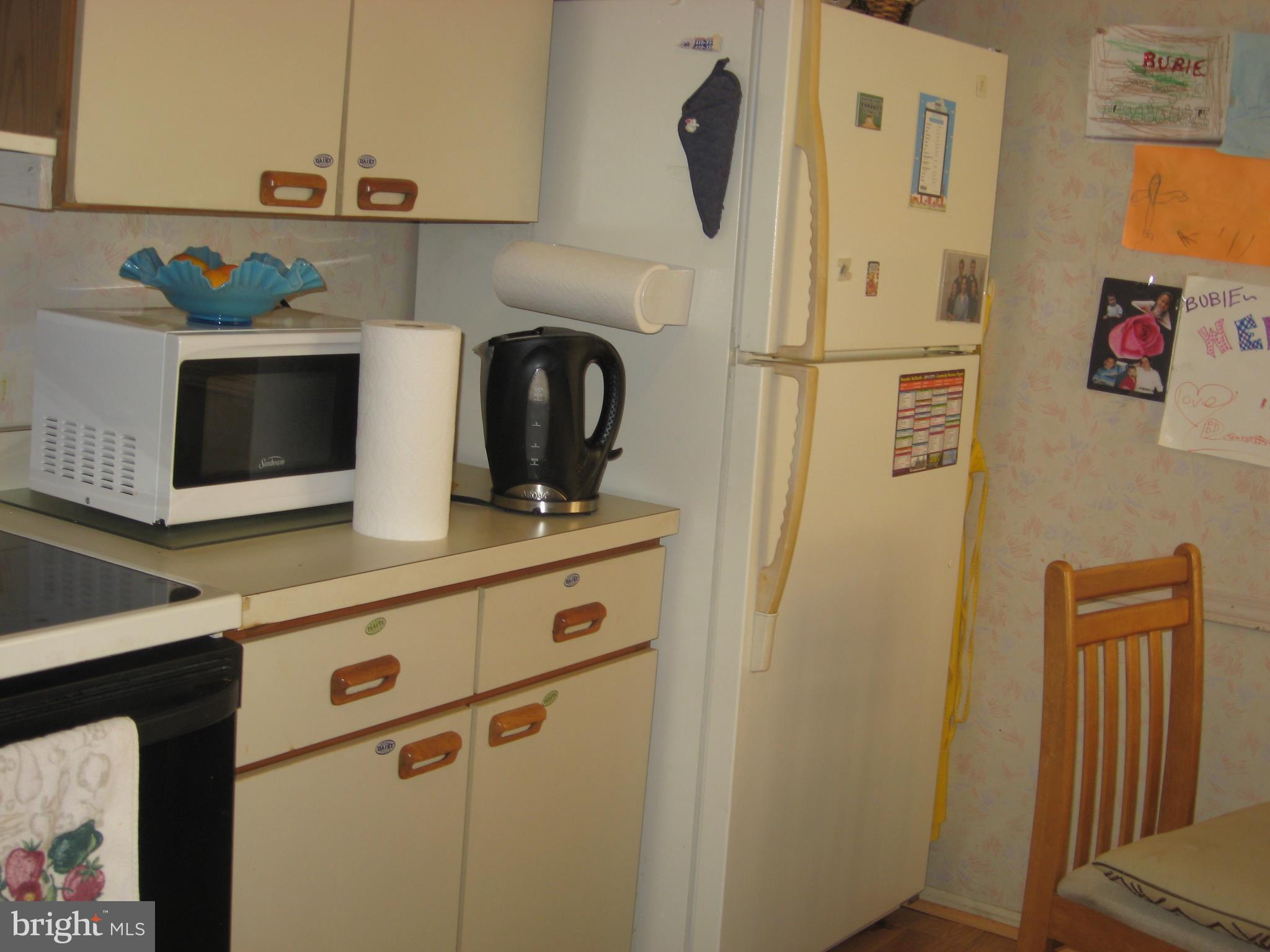 2901 Fallstaff Road, Unit 107 Baltimore, MD 21209 - Photo 5 of 15 EAT IN KITCHEN