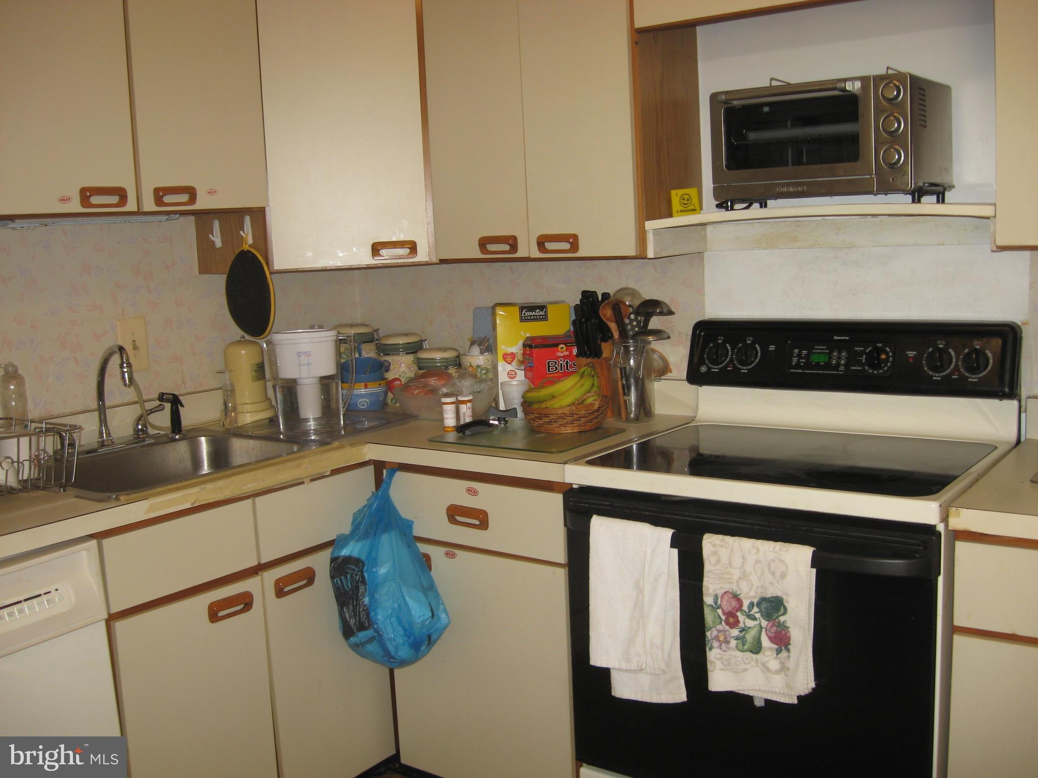 2901 Fallstaff Road, Unit 107 Baltimore, MD 21209 - Photo 7 of 15 ALL APPLIANCES INCLUDED