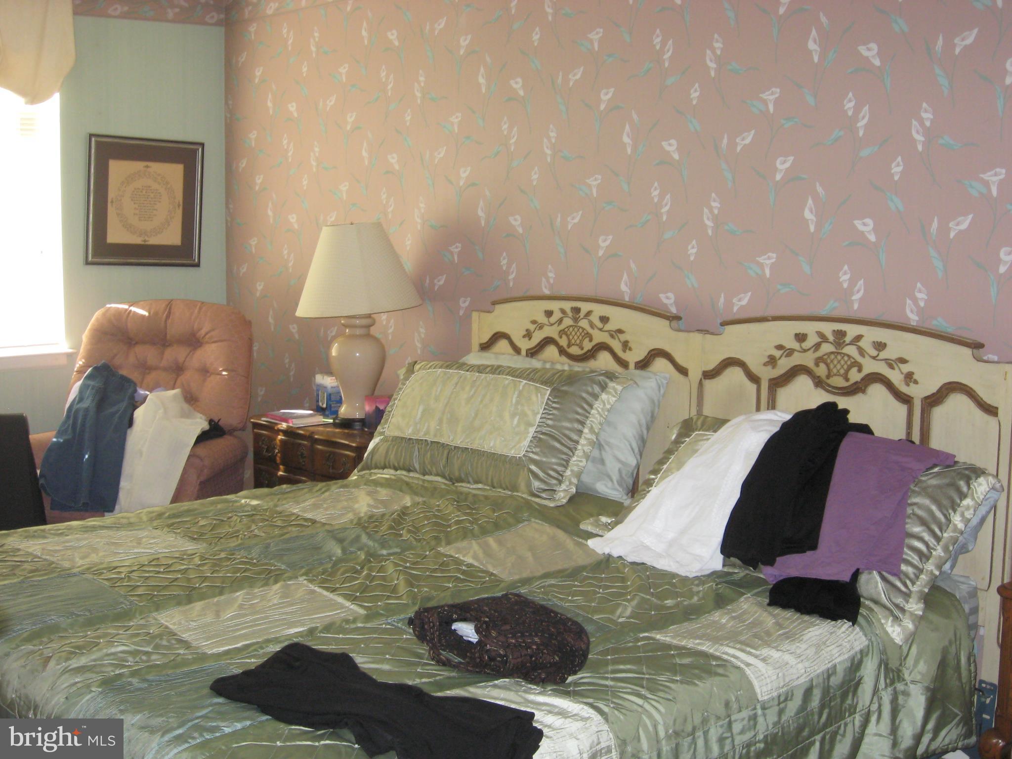 2901 Fallstaff Road, Unit 107 Baltimore, MD 21209 - Photo 9 of 15 HUGE MASTER BEDROOM,