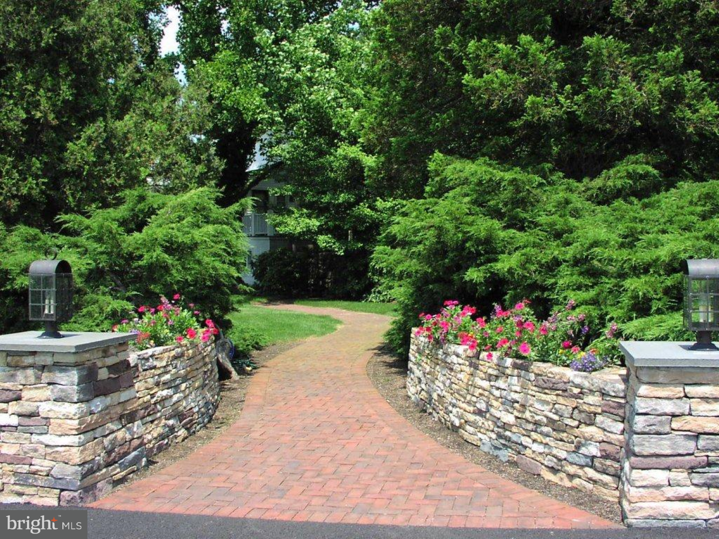 5846 Main Street Riegelsville, PA 18077 - Photo 9 of 25
