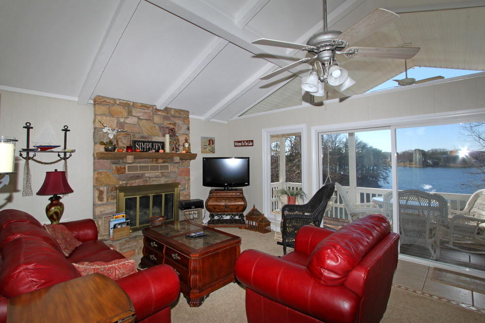 822 High Point Road Moneta, VA 24121 - Photo 3 of 28 Pic2