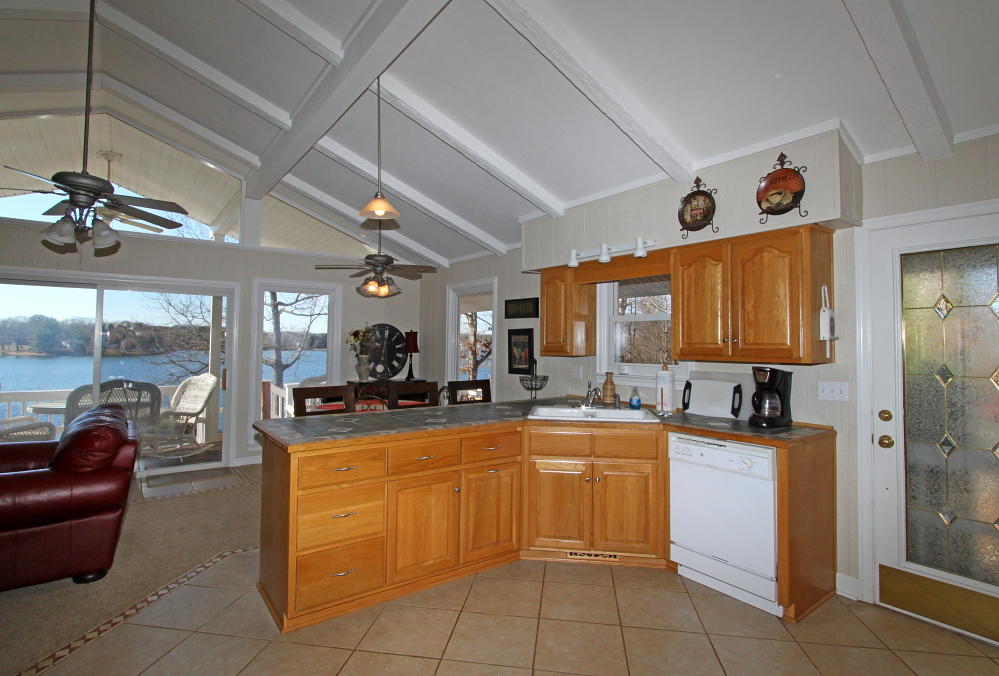 822 High Point Road Moneta, VA 24121 - Photo 6 of 28 Pic6
