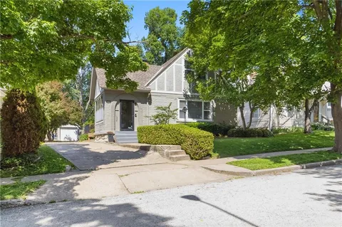 $520,000 | 6008 Charlotte Street, Kansas City, MO 64110