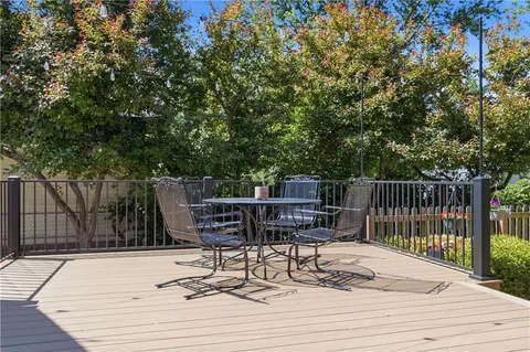 $520,000 | 6008 Charlotte Street, Kansas City, MO 64110