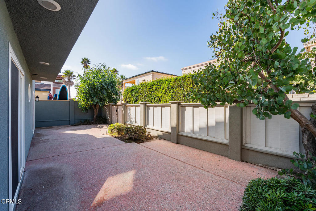 5331 Wavecrest Way Oxnard, CA 93035 - Photo 51 of 60 a backyard of a house with plants and tree