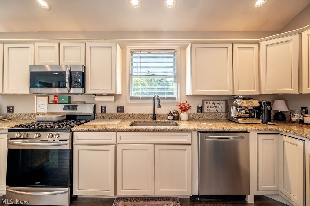 2891 Waterford Road Marietta, OH 45750 - Photo 7 of 30