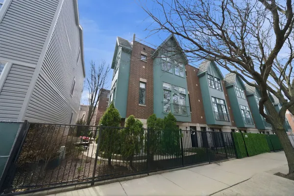 $1,195,000 | 2757 North Greenview Avenue, Unit F, Chicago, IL 60614