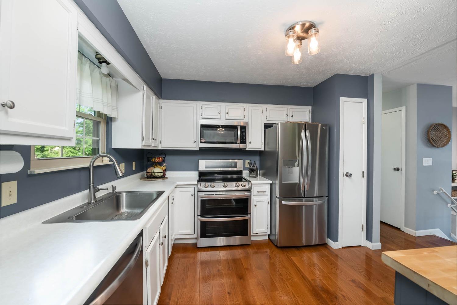 1017 Gaskins Road Cincinnati, OH 45245 - Photo 5 of 25 Gallery Image 5