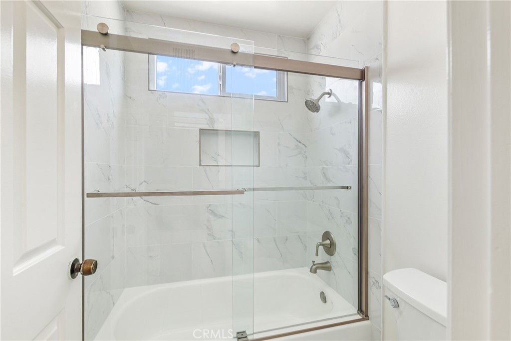 20448 Arminta Street Winnetka, CA 91306 - Photo 18 of 23