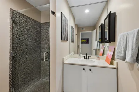 $1,200,000 | 315 Tealwood Drive, Houston, TX 77024