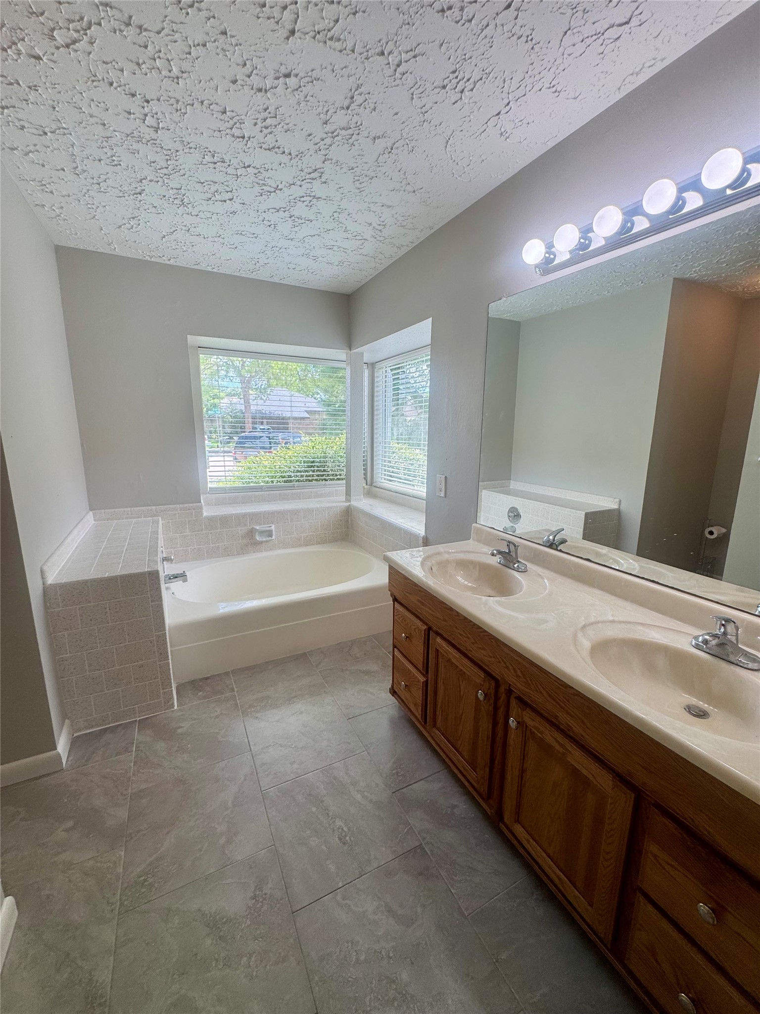 15702 Roxton Ridge Drive Houston, TX 77598 - Photo 23 of 26