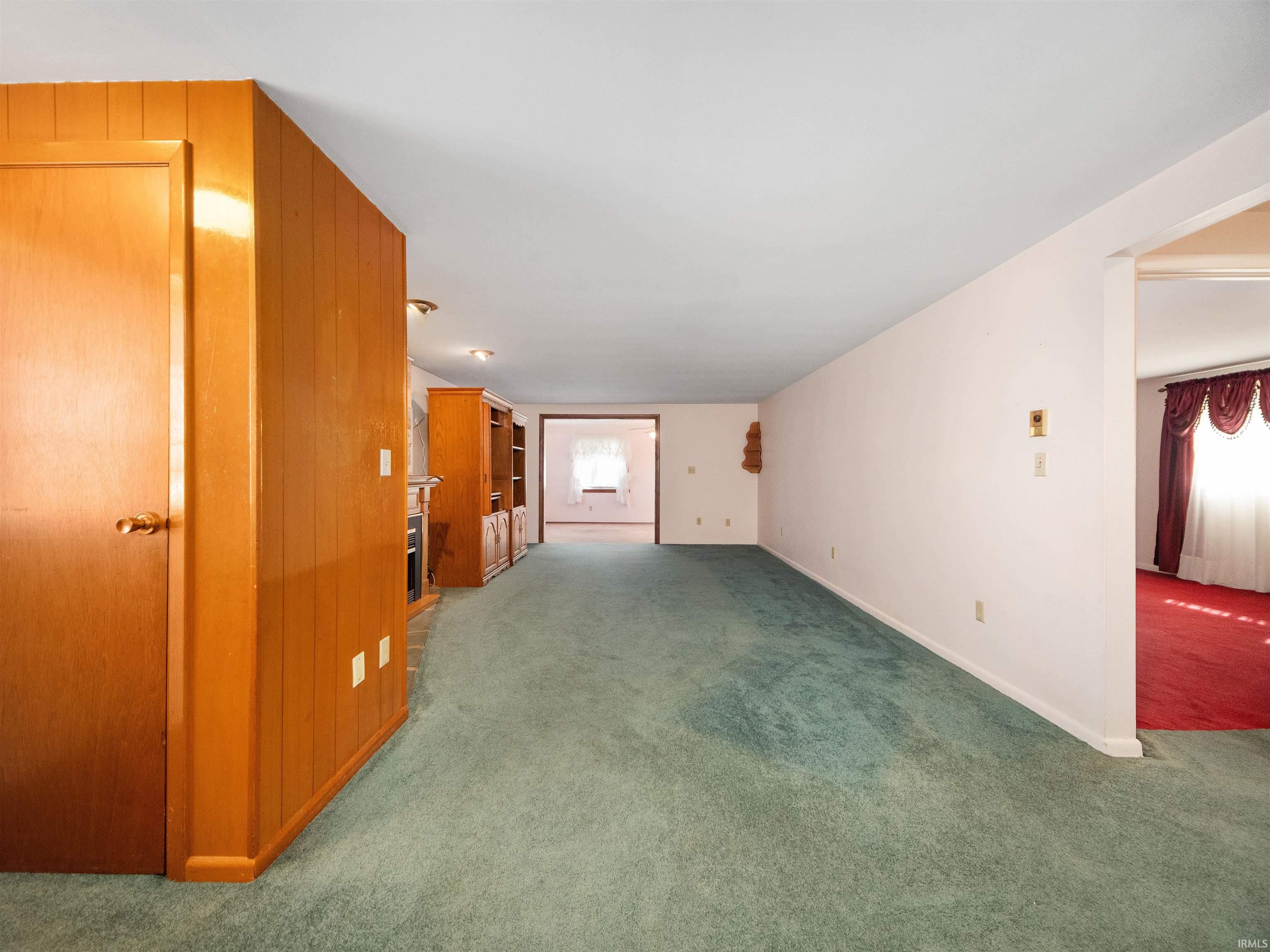 24034 Hoagland Road Monroeville, IN 46773 - Photo 4 of 36 Gallery Image 4