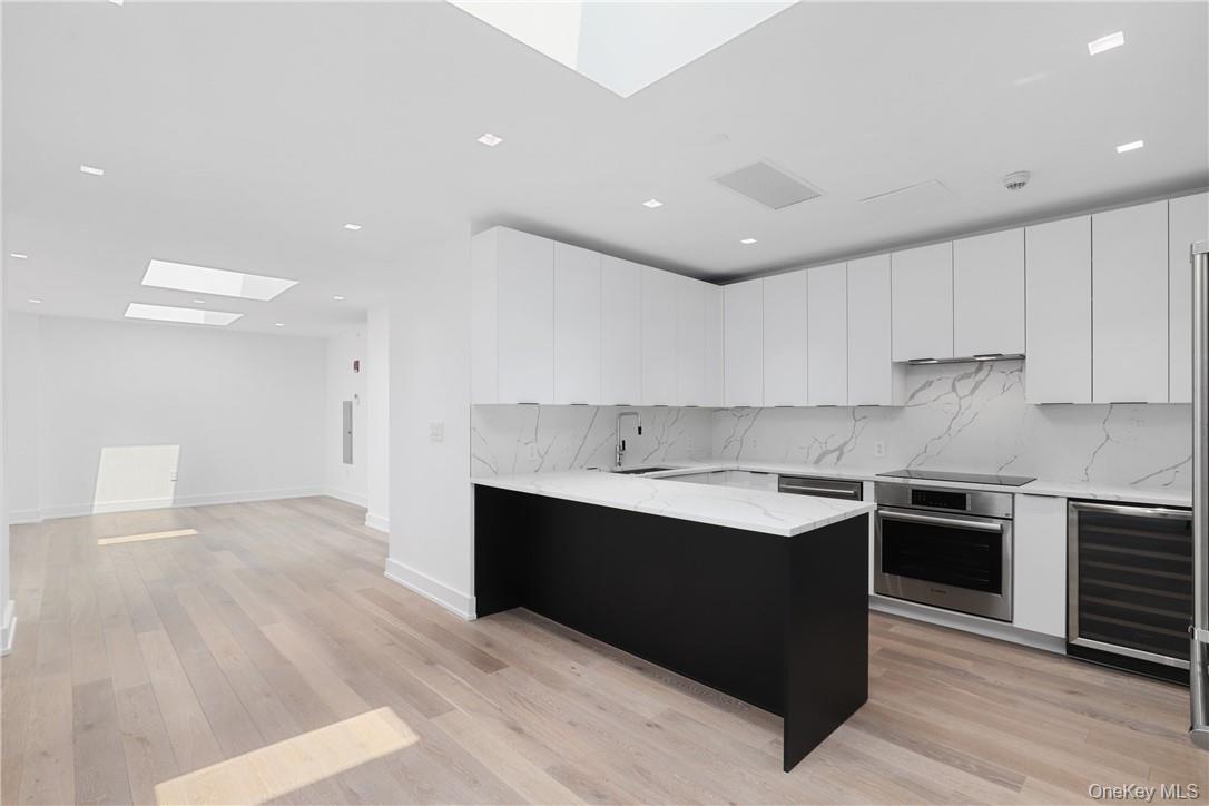 100 Pondfield Road, Unit 3A Bronxville, NY 10708 - Photo 2 of 22 Kitchen looking at LR