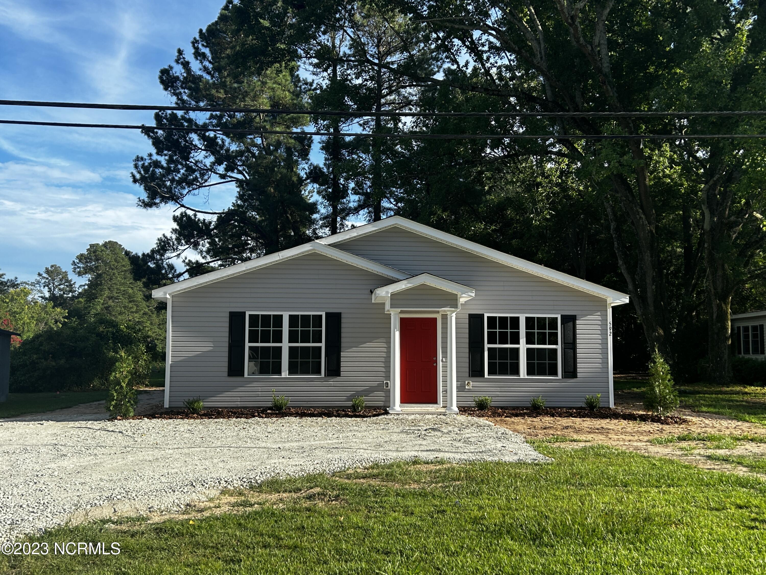 592 Rowan Road Clinton, NC 28328 - Photo 1 of 20 IMG_9142