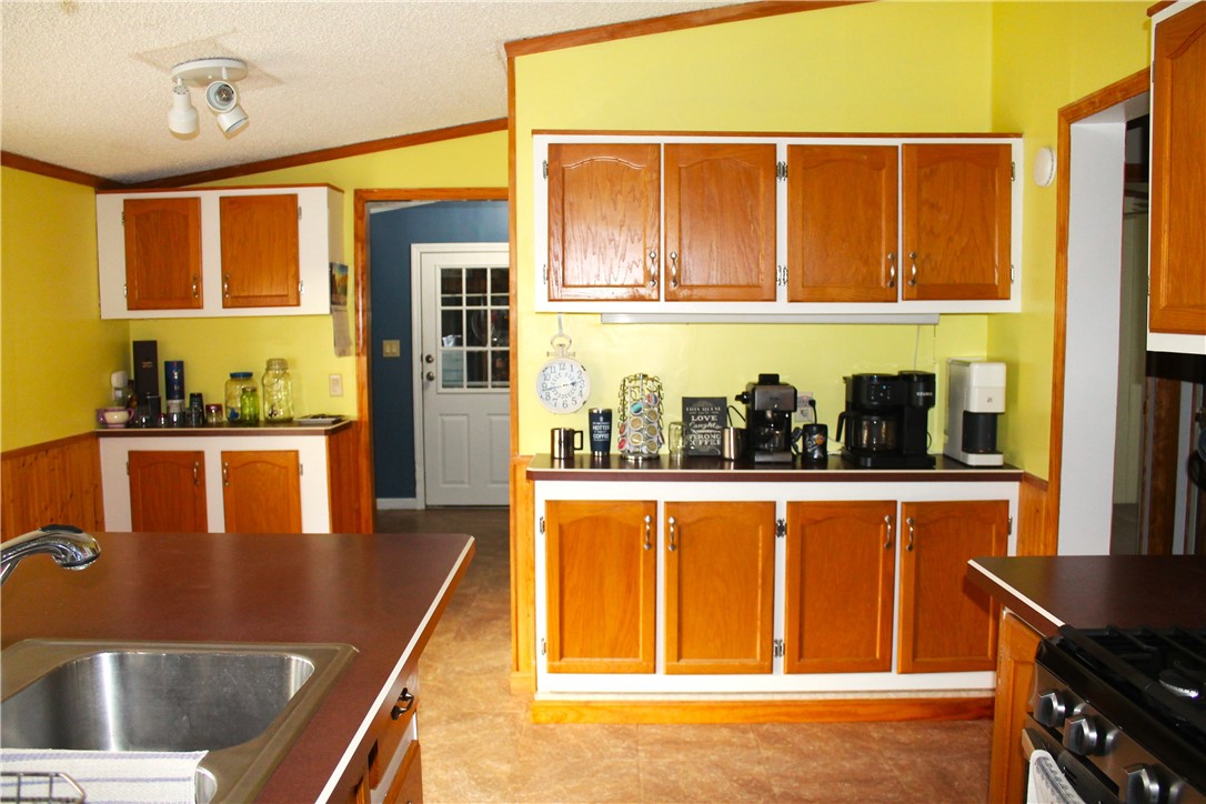 1861 Shuler Road Arcadia, NY 14489 - Photo 24 of 33 kitchen