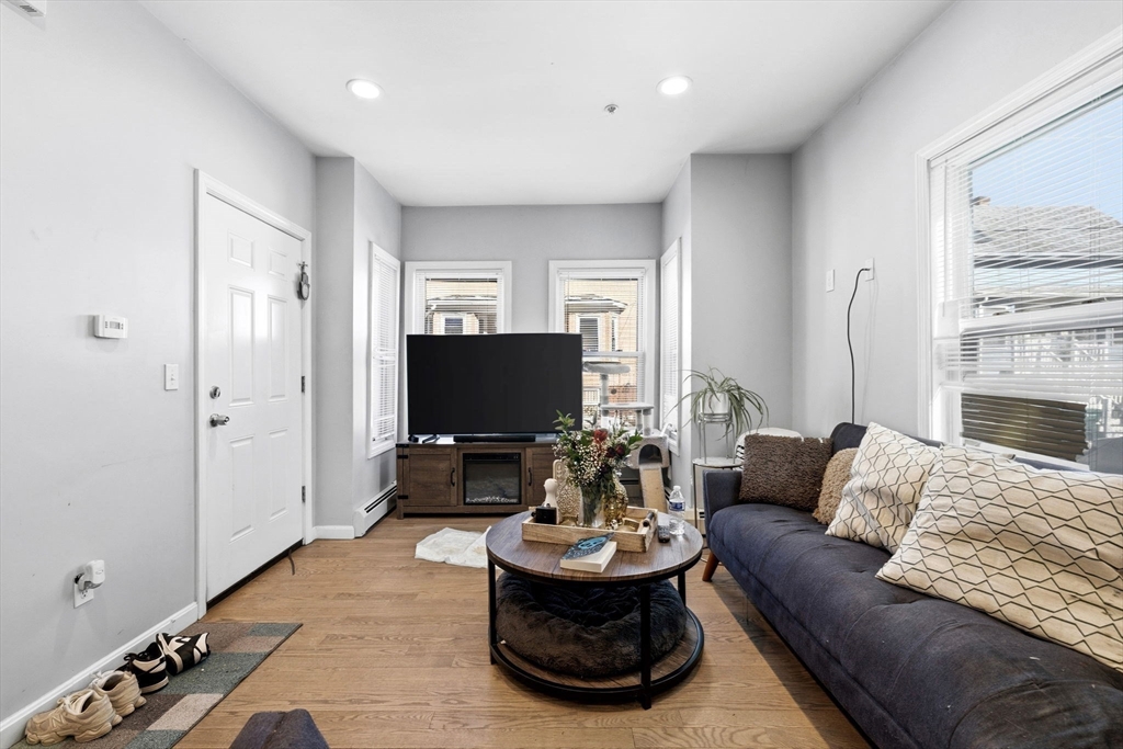 7 Ward Street Lynn, MA 01902 - Photo 6 of 28