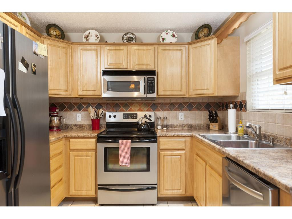 1003 Cherokee Road Johnson City, TN 37604 - Photo 8 of 24 Nice Kitchen