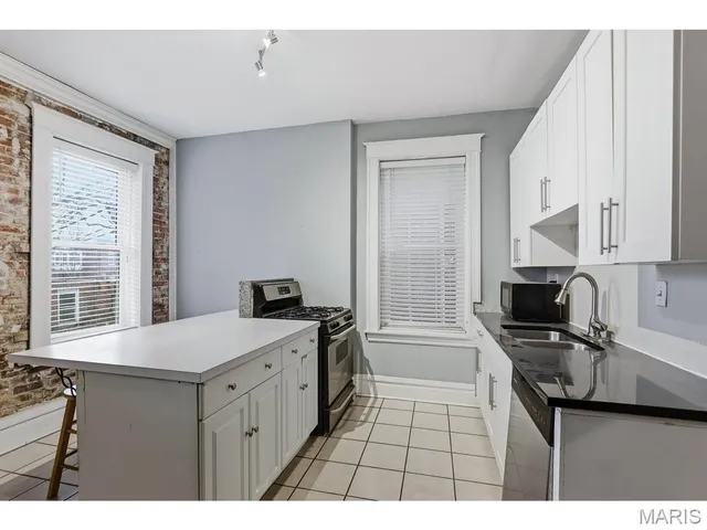 $249,900 | 2121 Utah Street, St. Louis, MO 63118