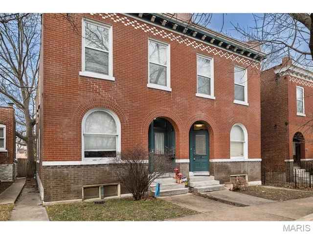 $249,900 | 2121 Utah Street, St. Louis, MO 63118