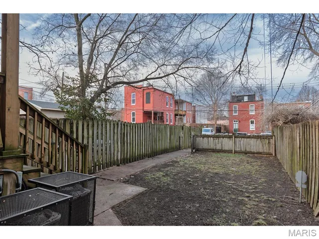 $249,900 | 2121 Utah Street, St. Louis, MO 63118