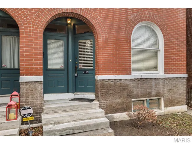 $249,900 | 2121 Utah Street, St. Louis, MO 63118