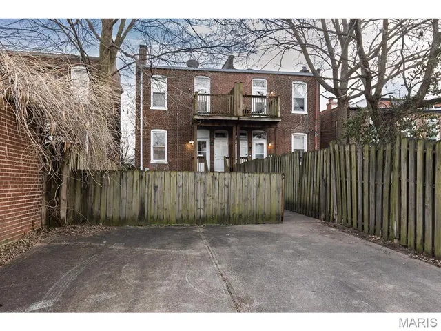 $249,900 | 2121 Utah Street, St. Louis, MO 63118