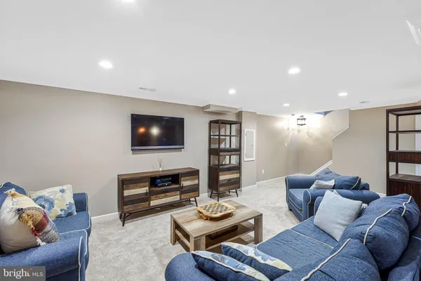 $999,900 | 10430 Heritage Landing Road, Burke, VA 22015